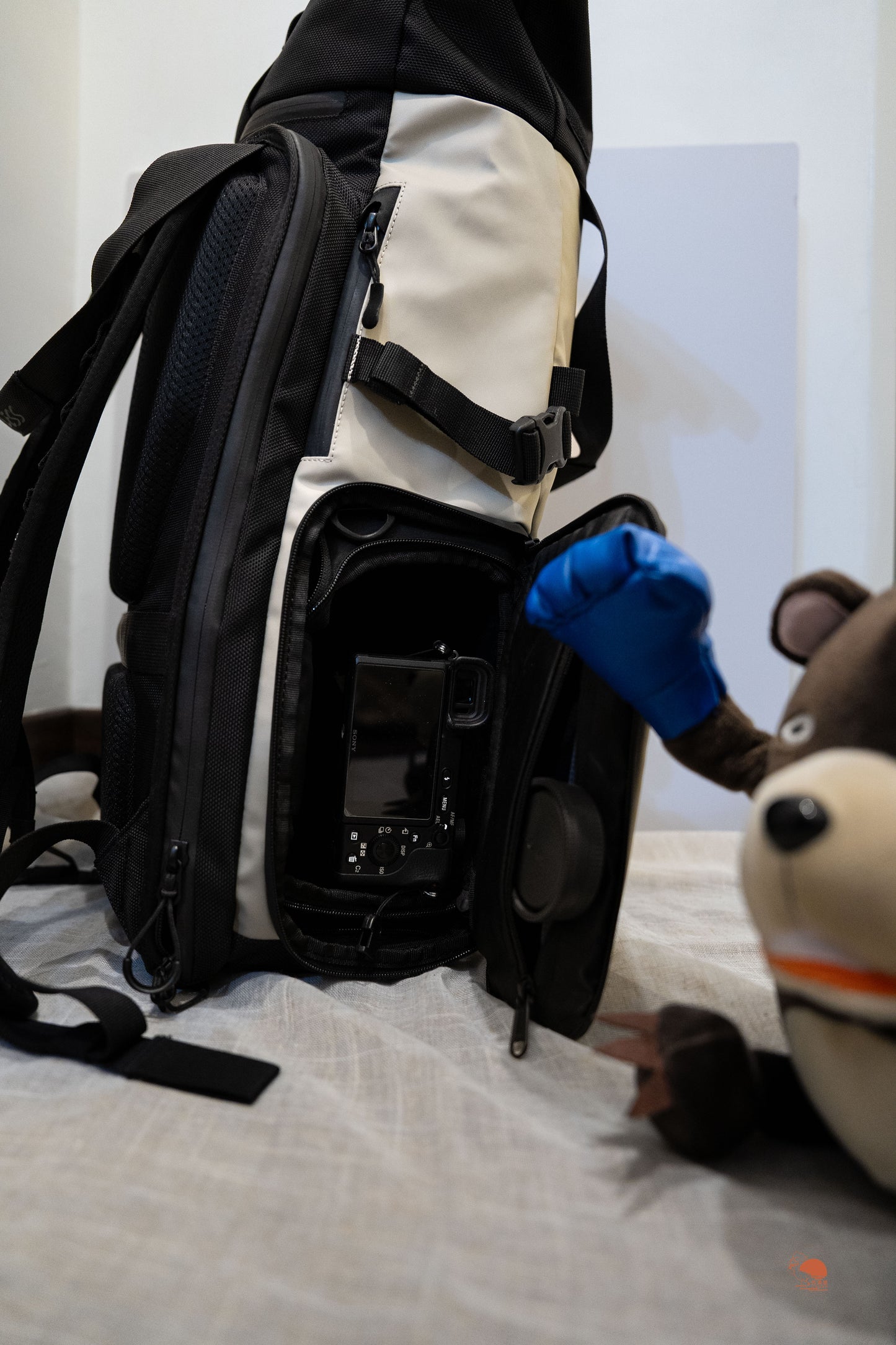 二手 WANDRD PRVKE 攝影套裝 31L 贈 Premium Accessory Straps 磁吸配件帶