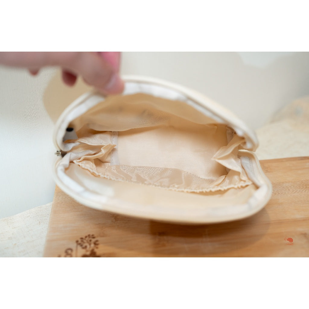 現貨 日本精選 慵懶貓咪 溫柔米色刺繡拉鍊 化妝包 收納包