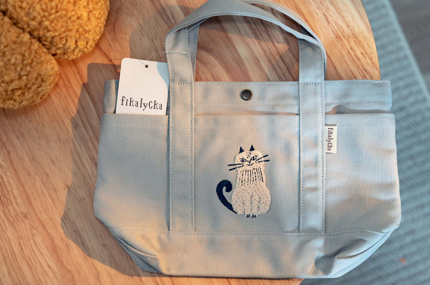 Fikalycka | 傲嬌刺繡白貓 托特包
