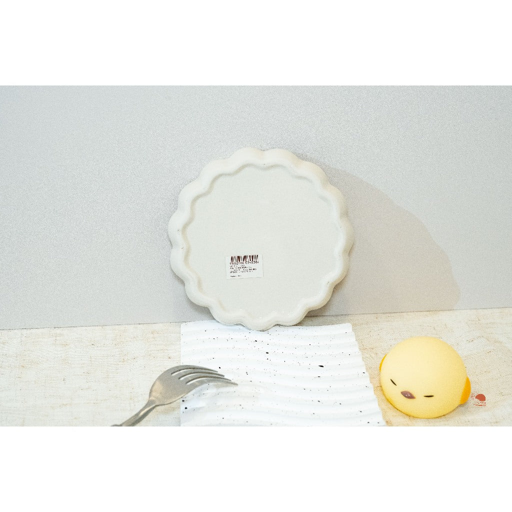 現貨｜日本九州 Natural Kitchen  陶瓷餐具 櫻桃 花邊造型點心盤 （小）