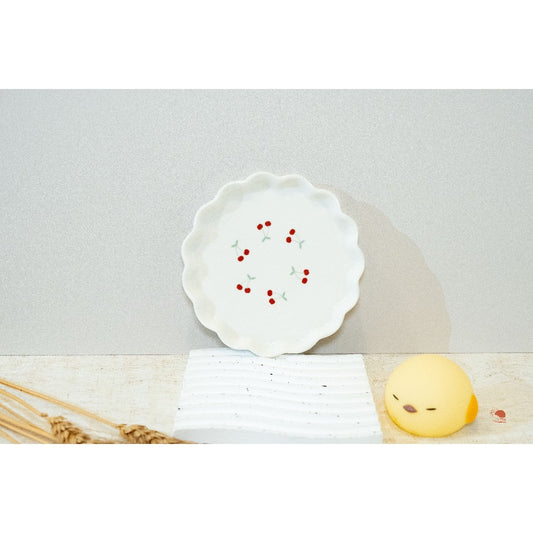 現貨｜日本九州 Natural Kitchen  陶瓷餐具 櫻桃 花邊造型點心盤 （小）